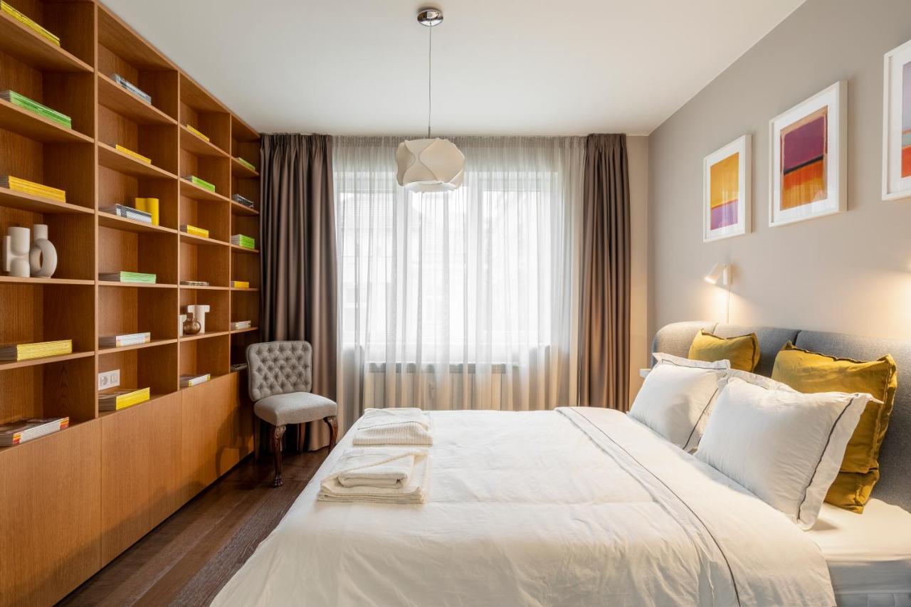 New High-End Designer 3Br Central Apt София Екстериор снимка